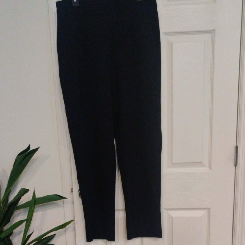 Jaclyn Smith Black Straight Leg Pants